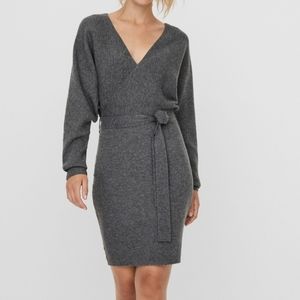 NWT vero moda v neck sweater dress sz Med